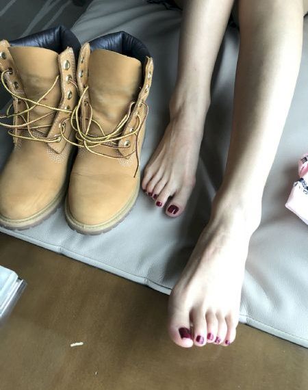 小王妻子被偷看_电影无删减版